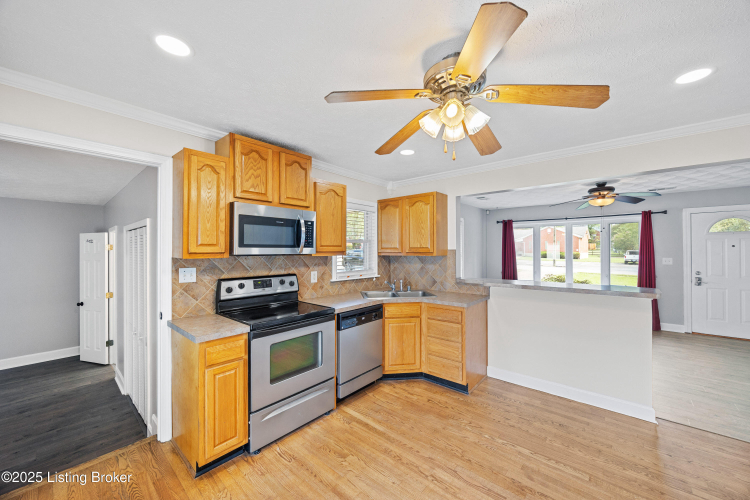 Listing Image 9