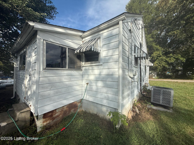 Listing Image 12