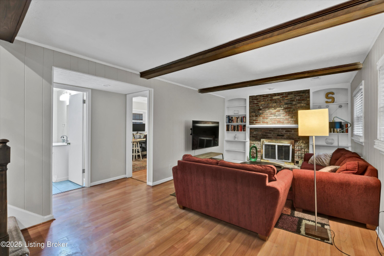 Listing Image 14