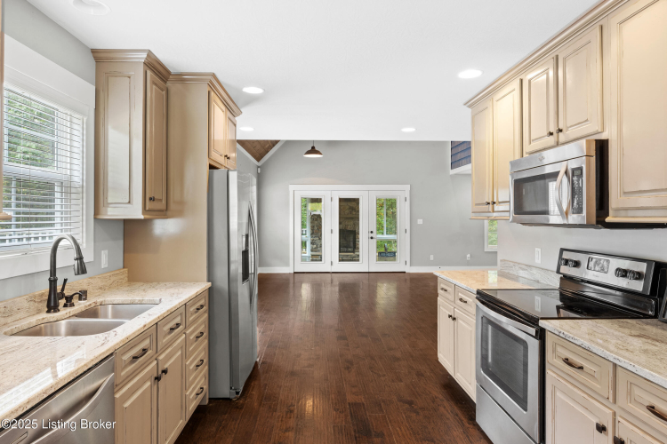 Listing Image 5