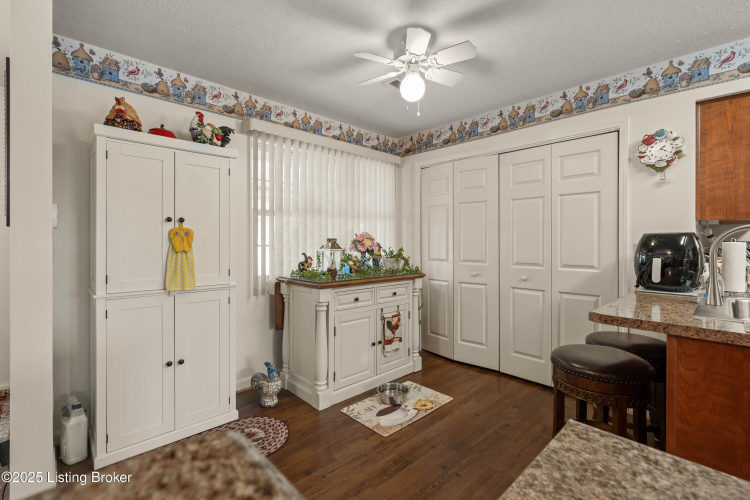 Listing Image 21