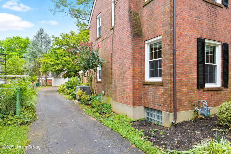 Listing Image 36
