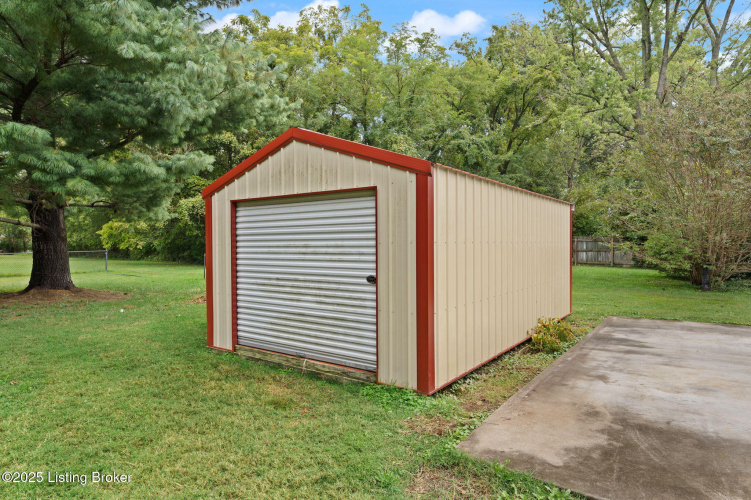 Listing Image 8