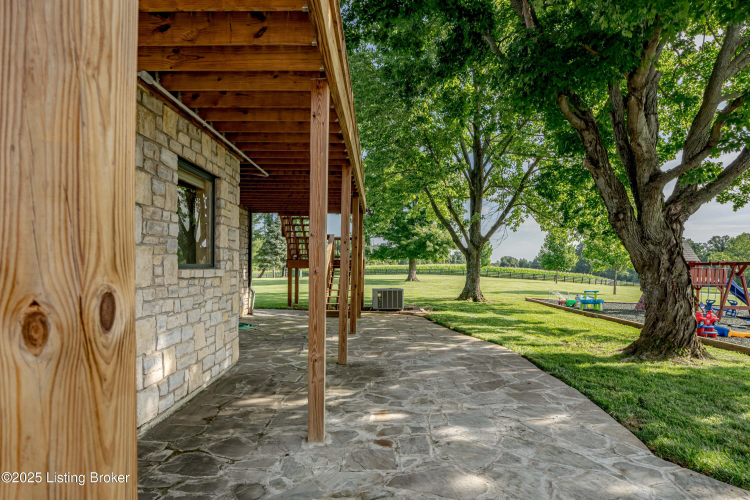 Listing Image 104