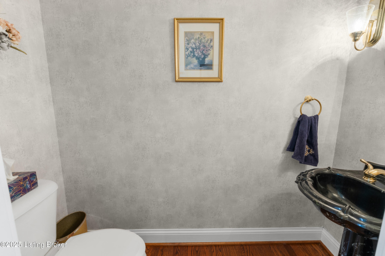 Listing Image 25