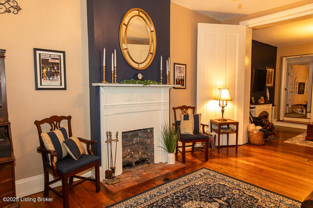 Listing Image 11