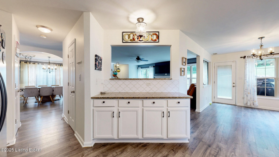Listing Image 13