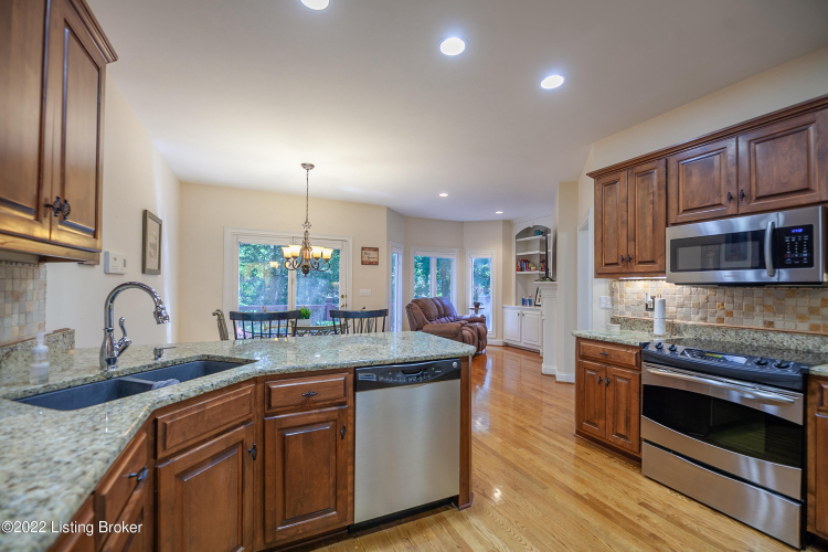 Listing Image 9