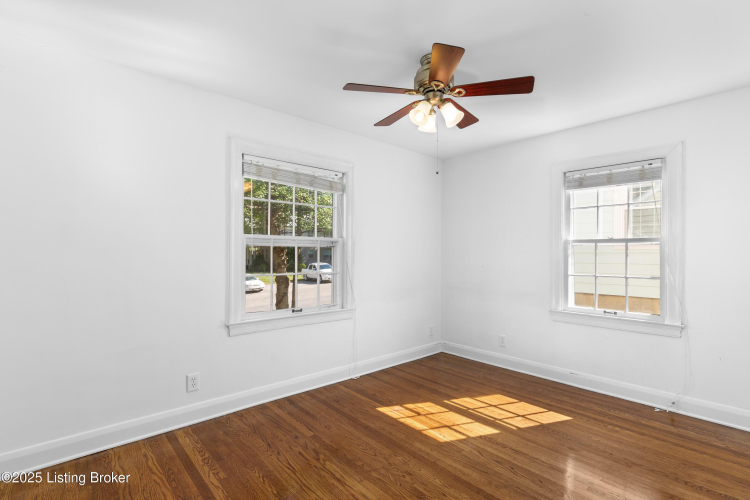 Listing Image 17
