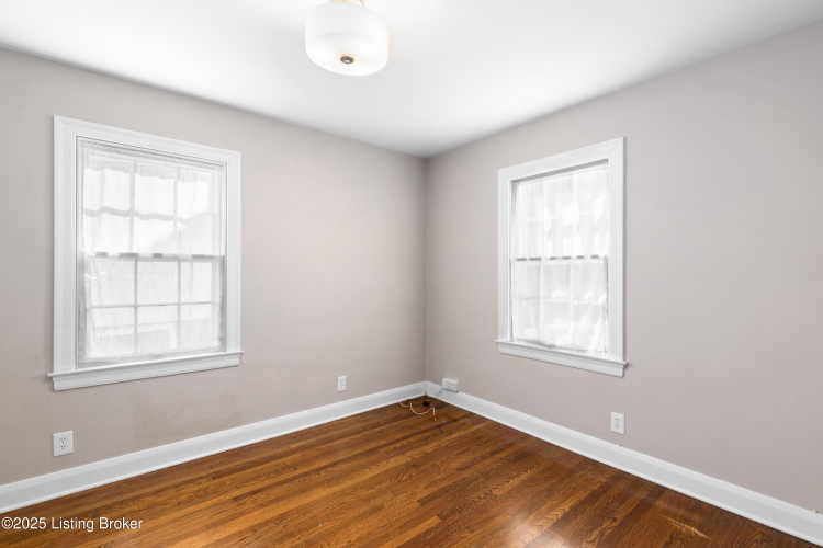 Listing Image 18