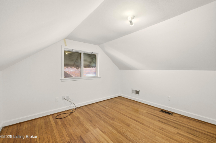 Listing Image 26
