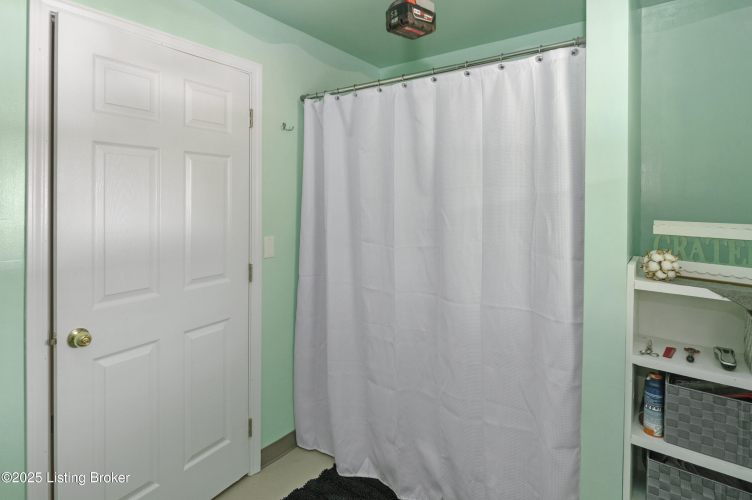 Listing Image 45