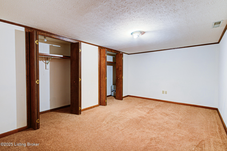 Listing Image 40