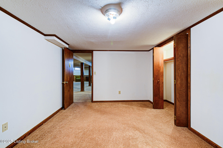 Listing Image 42