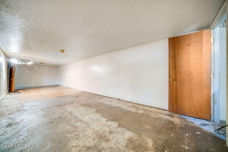 Listing Image 28