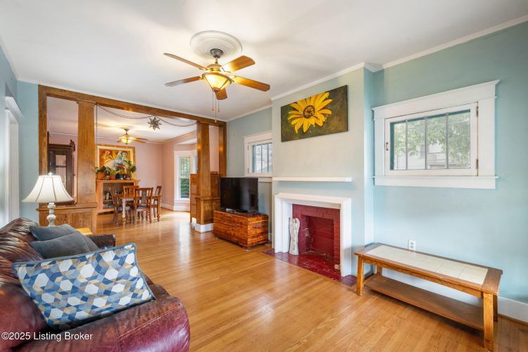 Listing Image 6