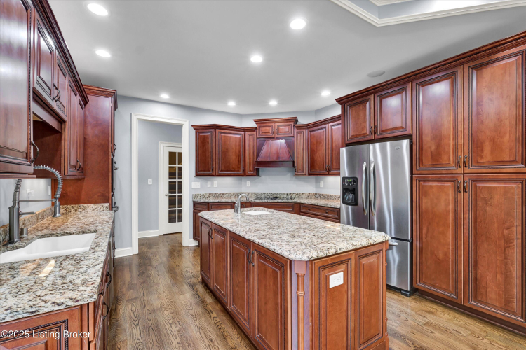 Listing Image 15