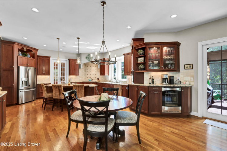Listing Image 15