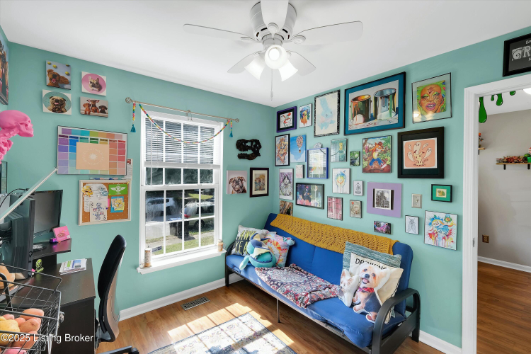 Listing Image 5