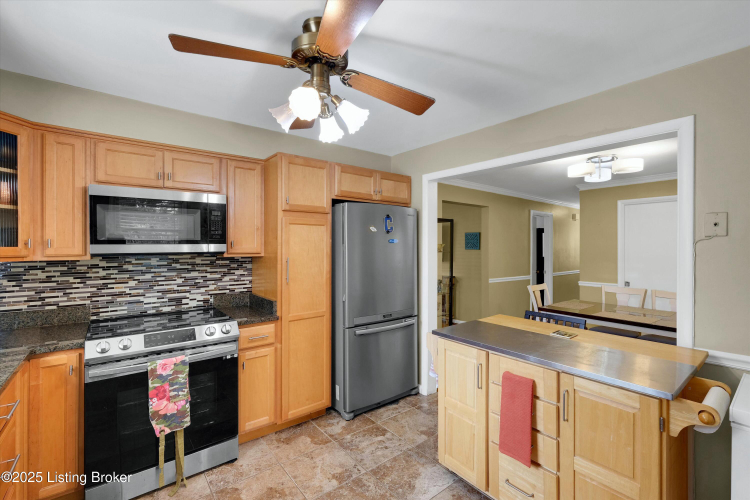 Listing Image 11