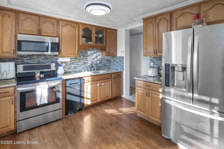 Listing Image 15