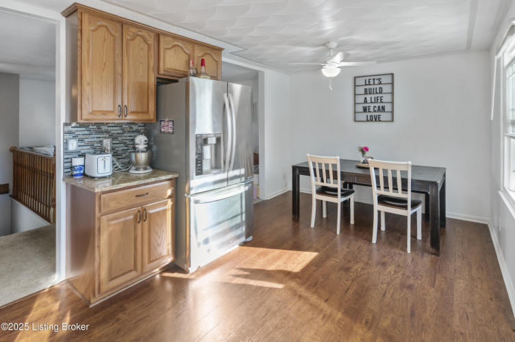 Listing Image 16