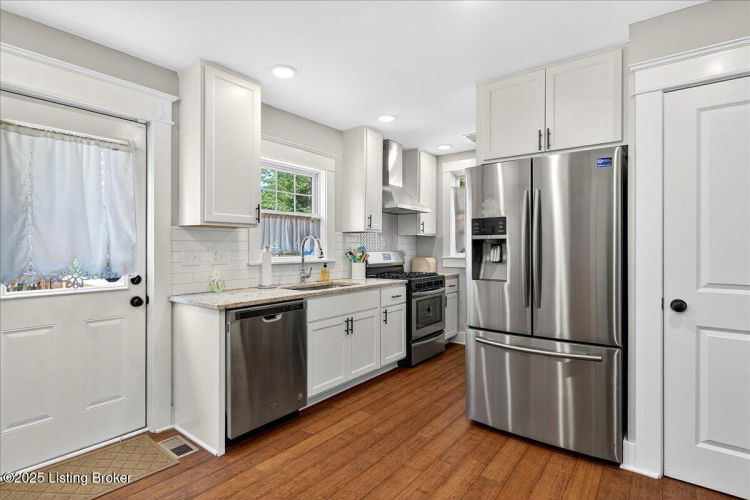 Listing Image 19