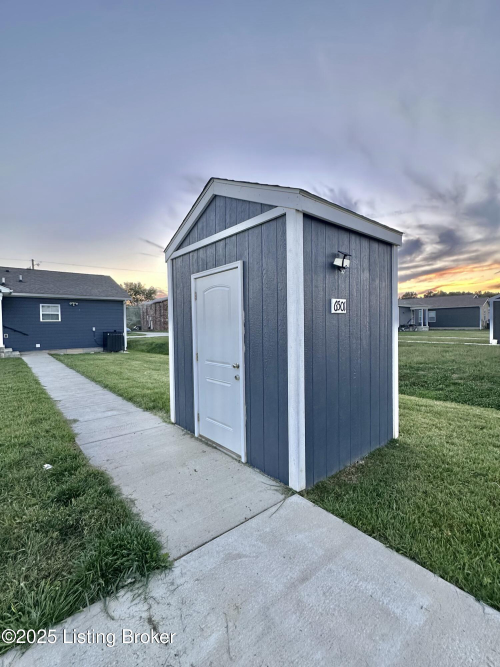 Listing Image 18