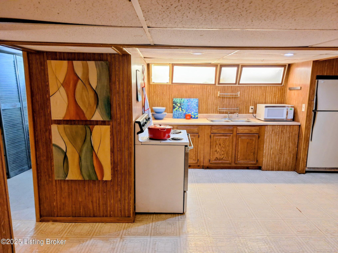 Listing Image 45