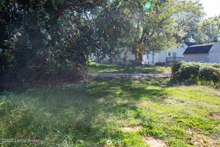 Listing Image 4