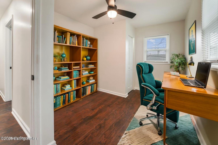 Listing Image 11