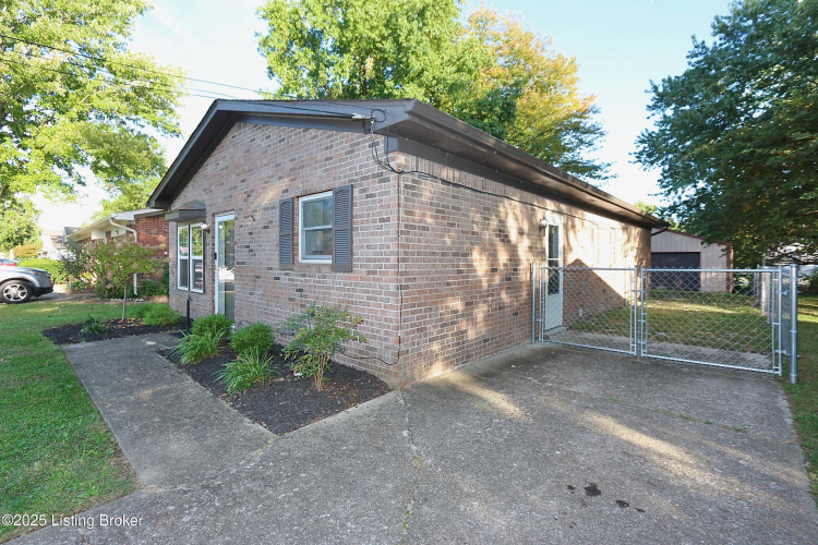 Listing Image 28