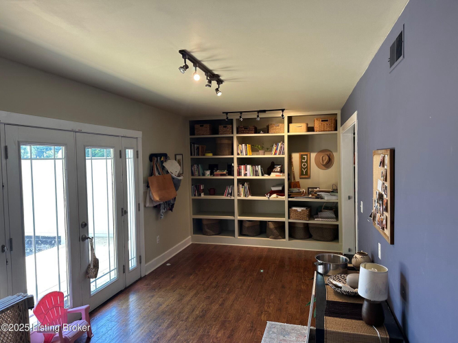 Listing Image 29
