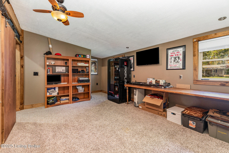 Listing Image 33