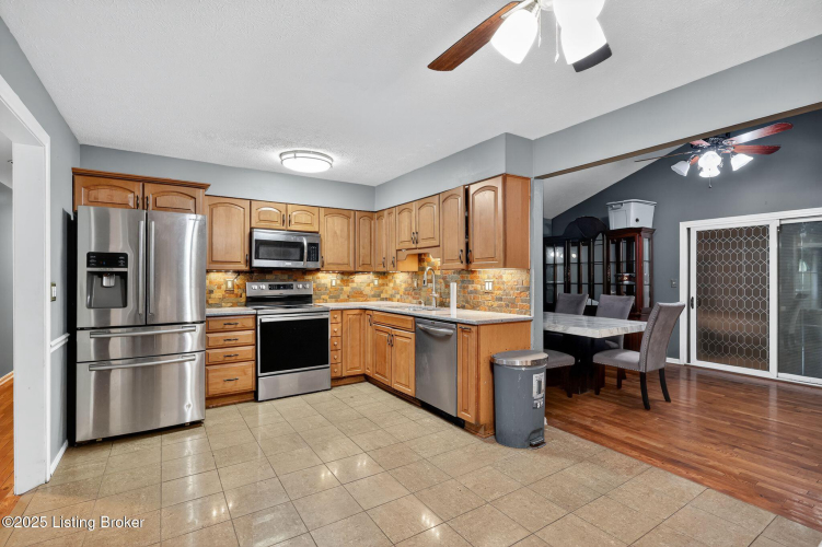 Listing Image 13