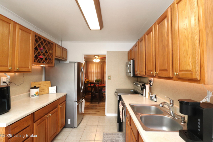 Listing Image 6