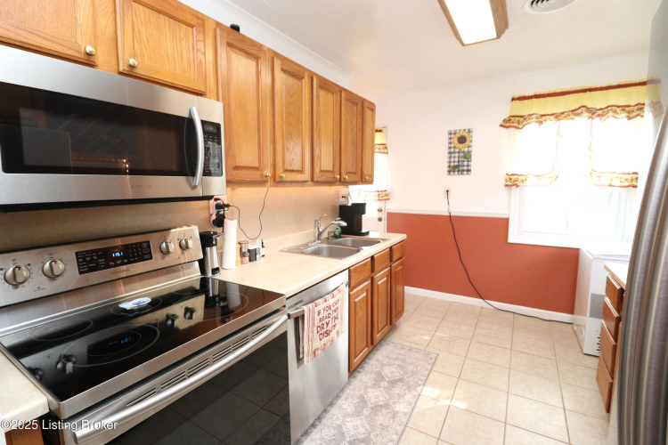 Listing Image 7