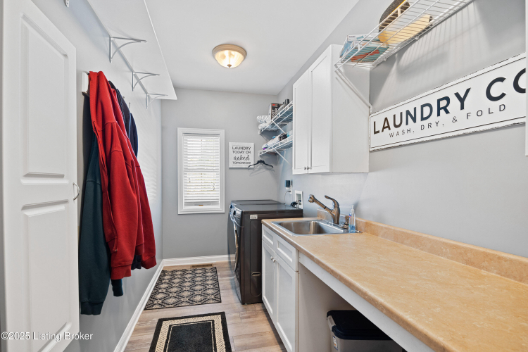 Listing Image 19
