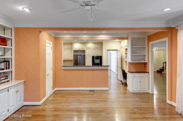 Listing Image 16