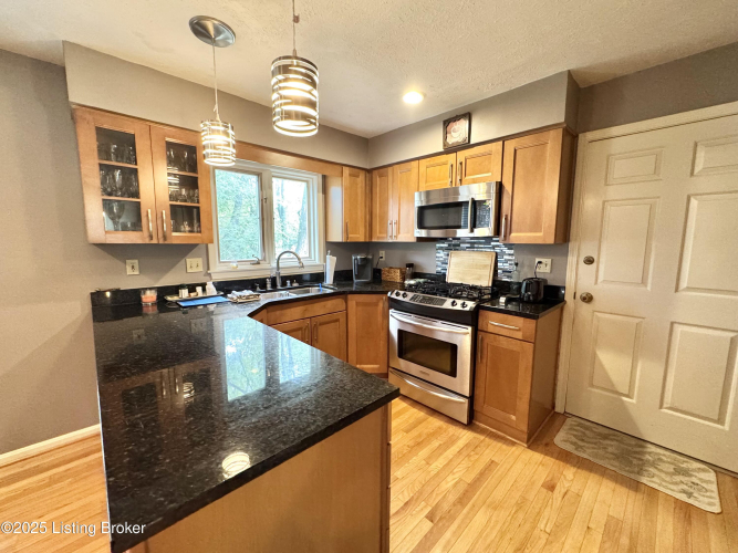 Listing Image 19