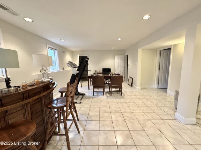 Listing Image 48