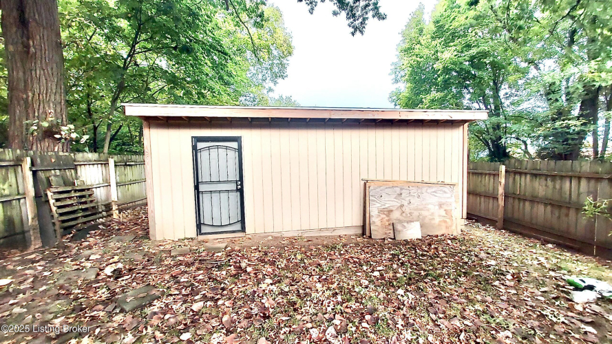 Listing Image 8
