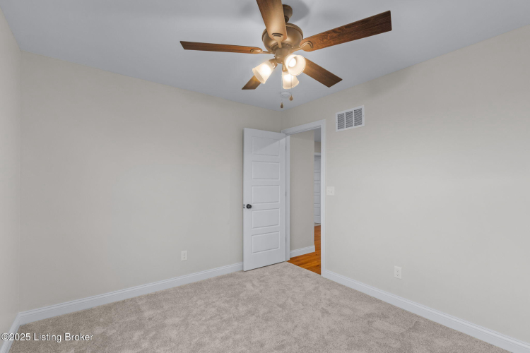 Listing Image 28