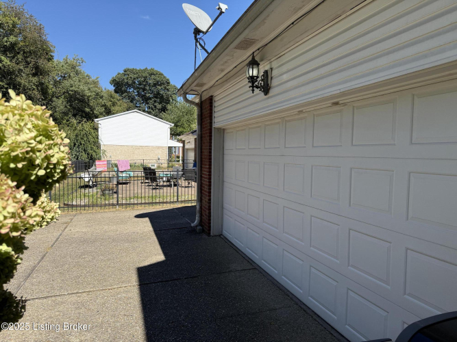 Listing Image 49