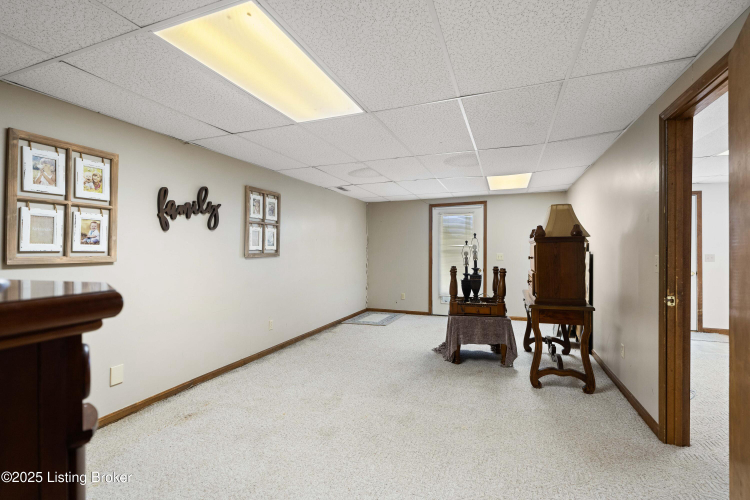 Listing Image 41