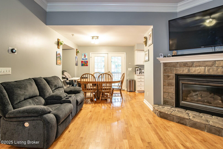 Listing Image 18