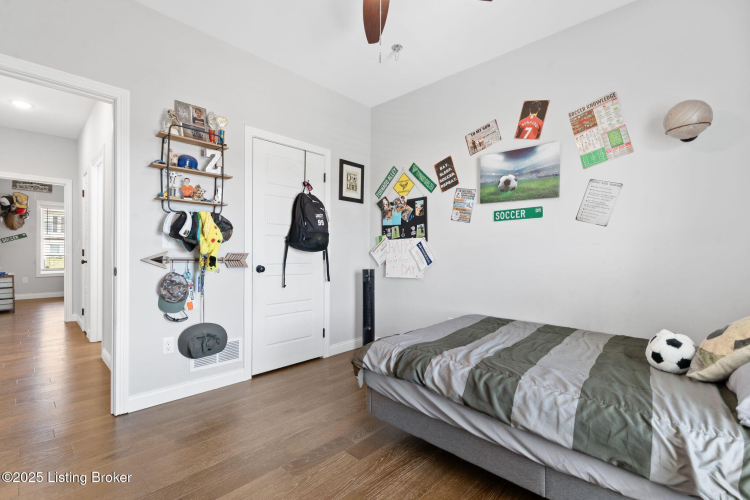 Listing Image 17