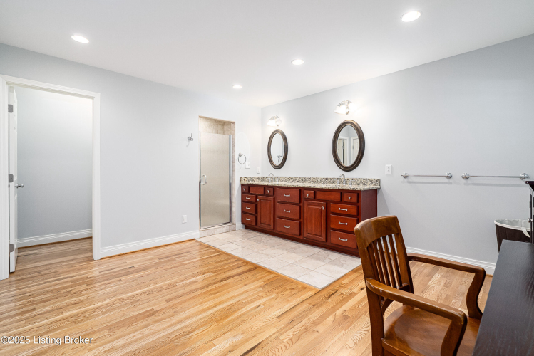 Listing Image 53