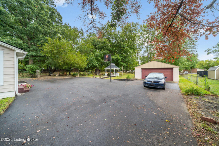 Listing Image 53