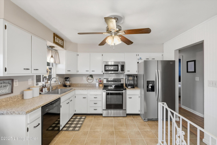 Listing Image 14
